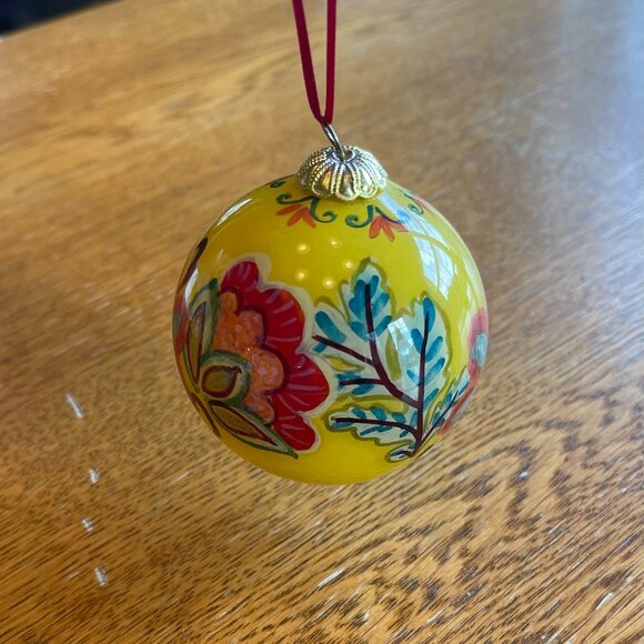 Vera Bradley Christmas Ornaments Provençal pattern, 3 per box (4 available) - Picture 3 of 7